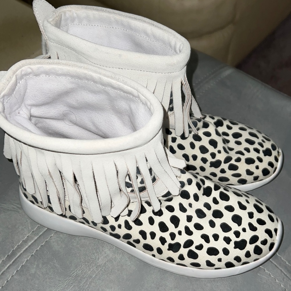 Fringe Boots